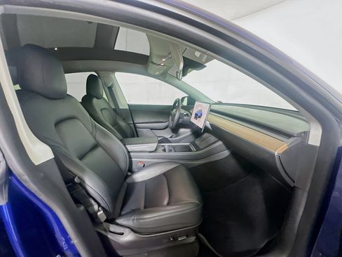 Used 2022 Tesla Model Y Long Range AWD/4WD image 30