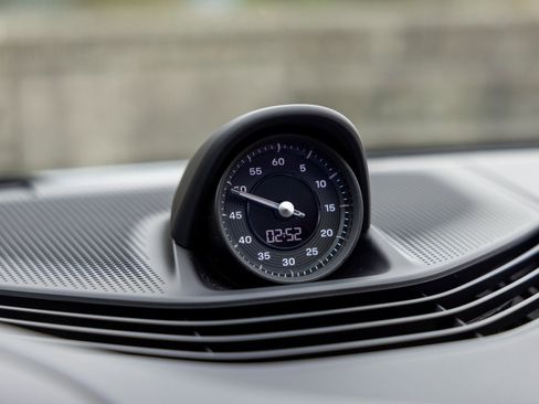 Certified 2022 Porsche Taycan Turbo image 34