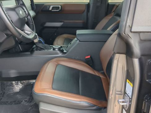 Used 2023 Ford Bronco Outer Banks w/ Sasquatch Package AWD/4WD image 15