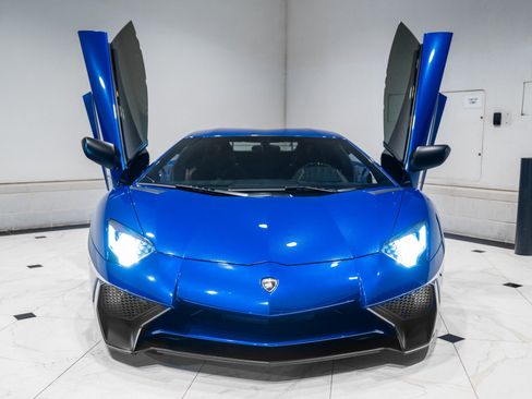 Used 2016 Lamborghini Aventador LP 750-4 Superveloce AWD/4WD image 11
