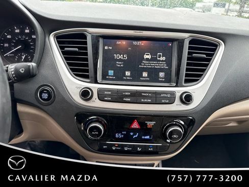 Used 2022 Hyundai Accent Limited FWD image 17