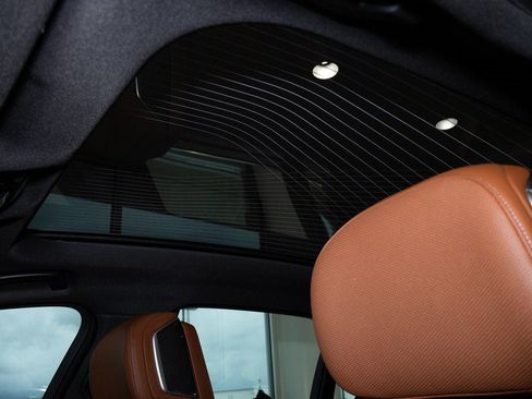 Used 2025 BMW i7 eDrive50 w/ Premium Package image 21