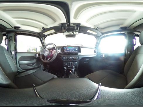 Used 2025 Jeep Wrangler Sport S image 41