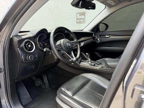 Used 2018 Alfa Romeo Stelvio Ti AWD/4WD image 12