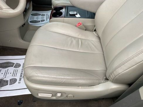 Used 2014 Toyota Sienna XLE image 10