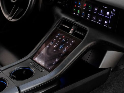 Used 2020 Porsche Taycan 4S image 22