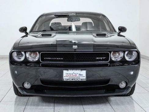 Used 2009 Dodge Challenger SRT8 image 3