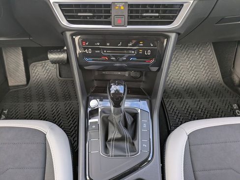 New 2026 Volkswagen Taos SE image 19