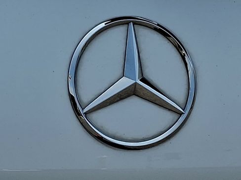 Used 2024 Mercedes-Benz GLB 250 4MATIC image 29