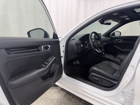 Used 2025 Honda Civic Sport image 10