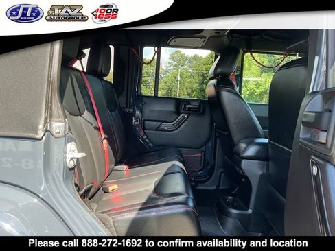 Used 2017 Jeep Wrangler Unlimited Rubicon image 13