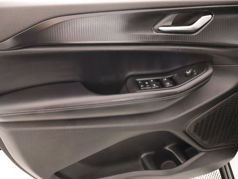Used 2024 Jeep Grand Cherokee L Laredo RWD image 16