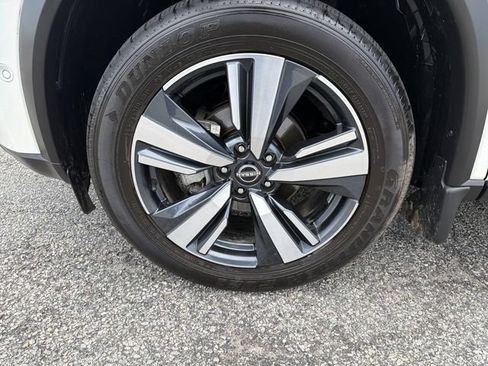 Certified 2023 Nissan Rogue SL w/ SL Premium Package AWD/4WD image 10