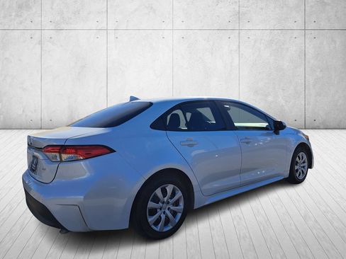 Used 2024 Toyota Corolla LE image 5