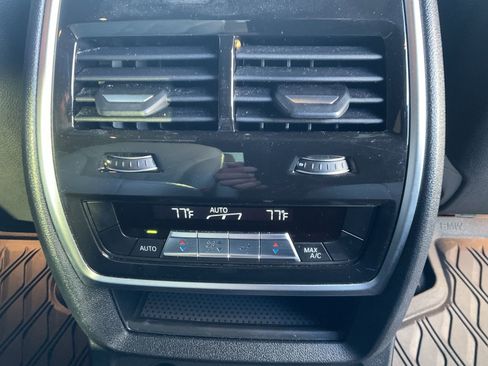 Used 2023 BMW X7 xDrive40i w/ Dynamic Handling Package image 62