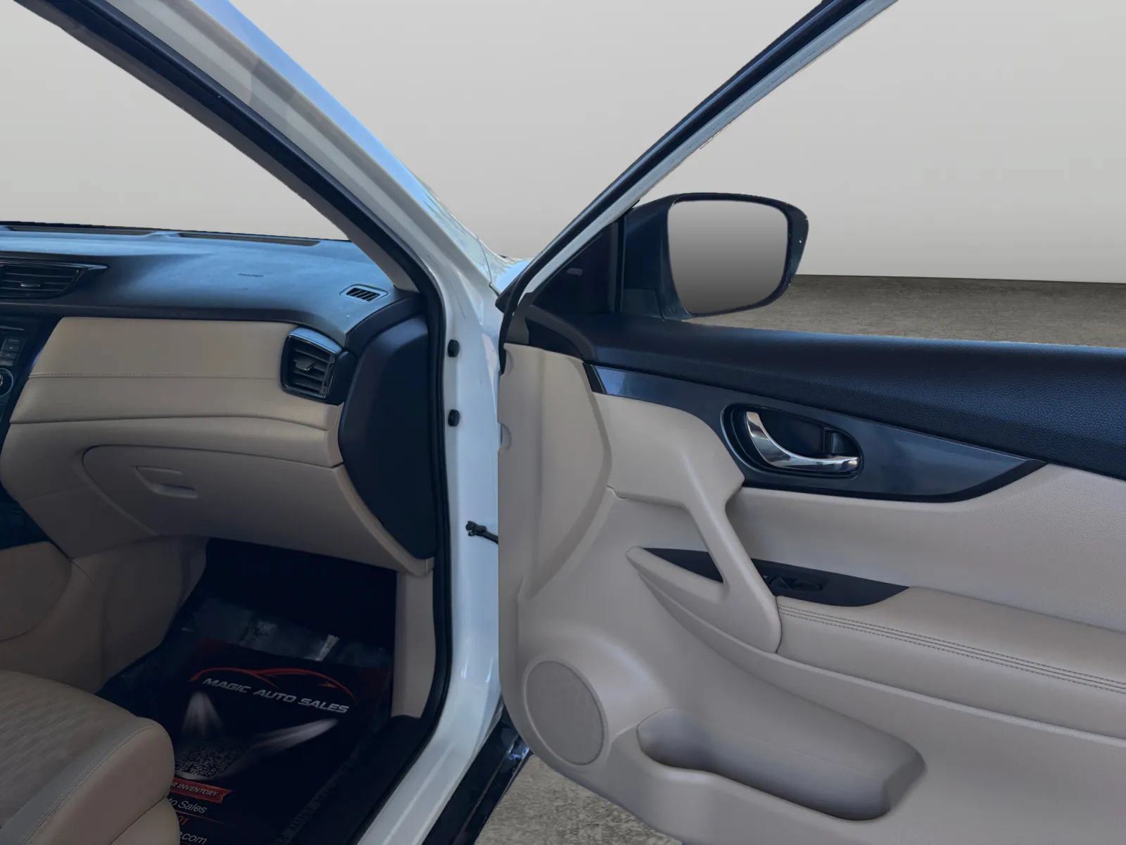 Used 2019 Nissan Rogue SV AWD/4WD image 19