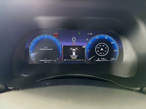 Used 2024 Toyota Highlander Limited FWD image 34