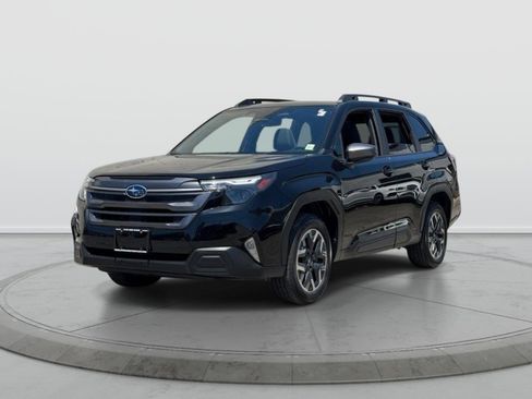 Used 2025 Subaru Forester Premium AWD/4WD image 3