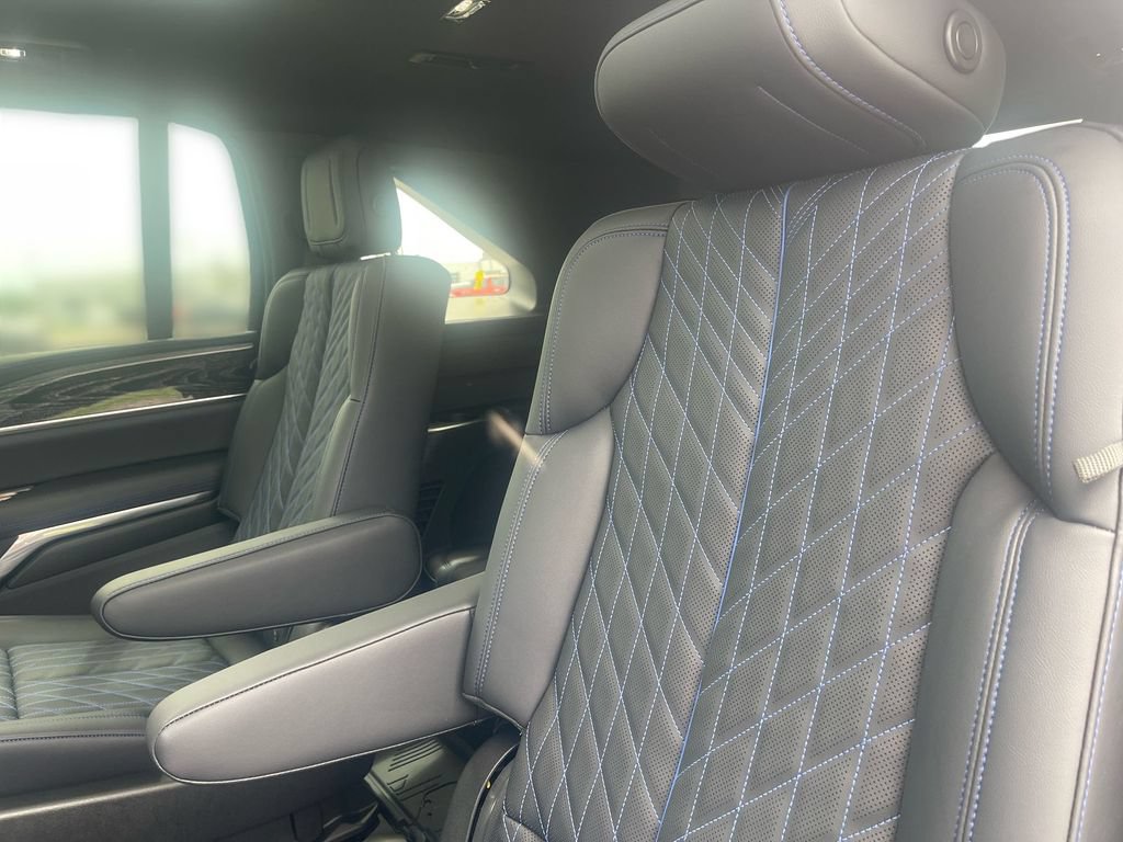 New 2026 Cadillac Escalade IQ Luxury 1 w/ LPO, Floor Liner Package AWD/4WD image 34