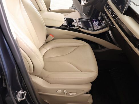 Certified 2023 Lincoln Nautilus Reserve image 13