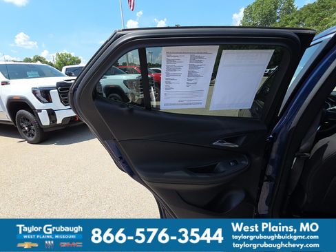 Used 2023 Buick Encore GX Preferred w/ Cold Weather Comfort Package AWD/4WD image 26