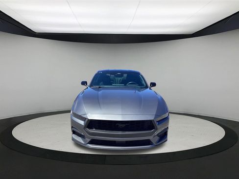 Used 2024 Ford Mustang Coupe RWD image 3