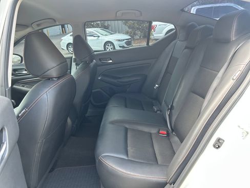 Used 2022 Nissan Altima 2.5 SR FWD image 13