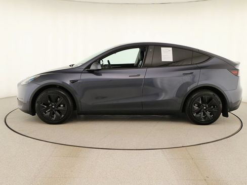 Used 2023 Tesla Model Y Long Range AWD/4WD image 2