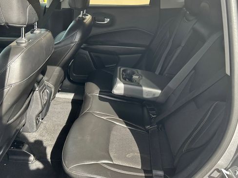 Used 2018 Jeep Compass Latitude w/ Popular Equipment Group image 10