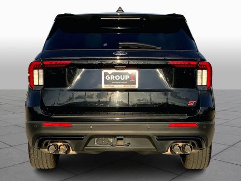 Used 2025 Ford Explorer ST image 6