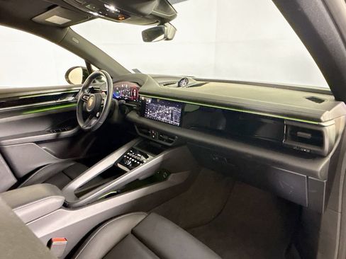 Certified 2025 Porsche Macan 4 Electric AWD/4WD image 20