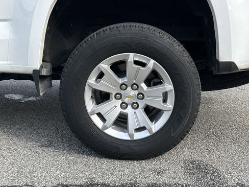 Used 2022 Chevrolet Colorado LT w/ Fleet Safety Package image 17