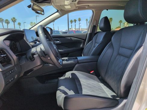 Used 2024 Nissan Rogue Platinum w/ Platinum Premium Package FWD image 13