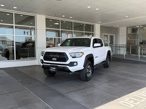 Certified 2023 Toyota Tacoma TRD Off-Road AWD/4WD image 2