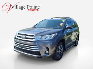 Used 2017 Toyota Highlander XLE FWD video 1