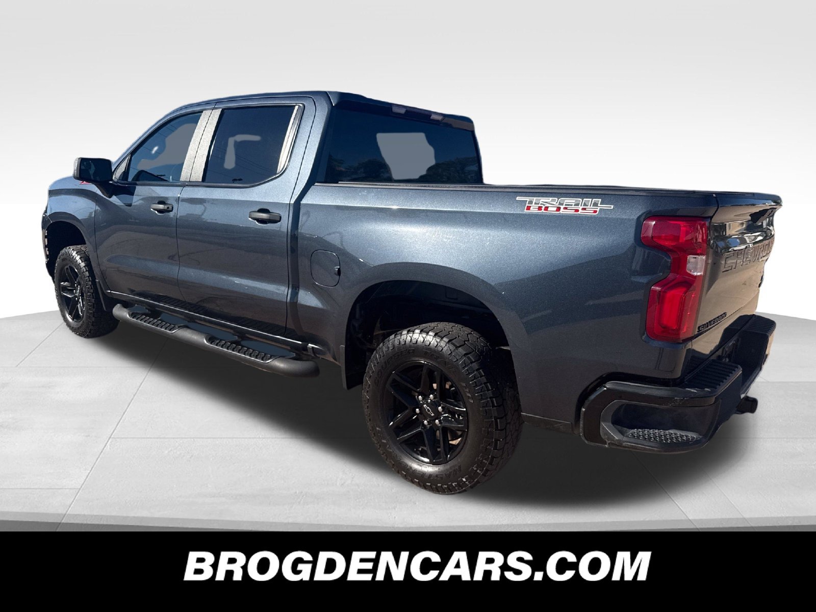 Used 2021 Chevrolet Silverado 1500 Custom Trail Boss w/ Safety Confidence Package AWD/4WD image 9