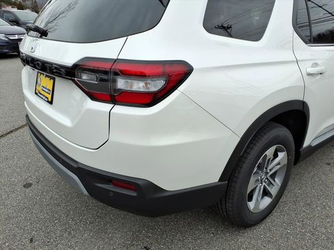 New 2025 Honda Pilot EX-L image 17
