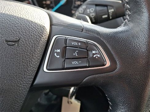 Certified 2018 Ford Escape SE w/ SE Sport Appearance Package image 19