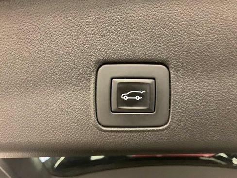 Used 2021 Chevrolet TrailBlazer RS w/ Sun and Liftgate Package FWD image 29