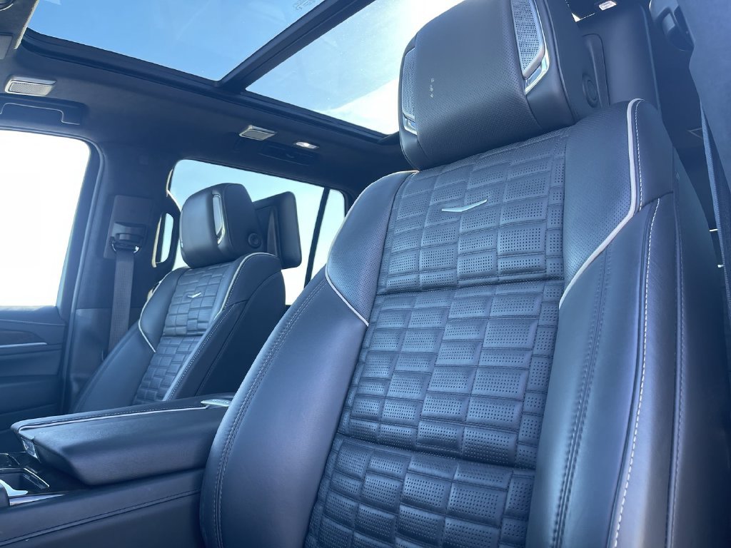 Used 2024 Cadillac Escalade Premium Luxury Platinum w/ LPO, Floor Liner Package AWD/4WD image 7