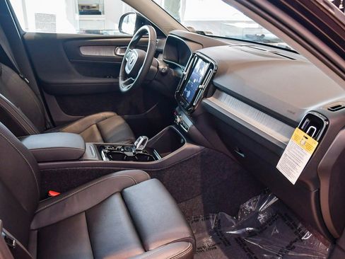 New 2025 Volvo XC40 B5 Ultra w/ Climate Package image 16