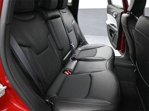 New 2026 Jeep Compass Latitude image 22