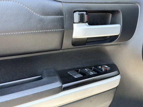 Used 2017 Toyota Tundra Limited w/ Limited Premium Package RWD image 18