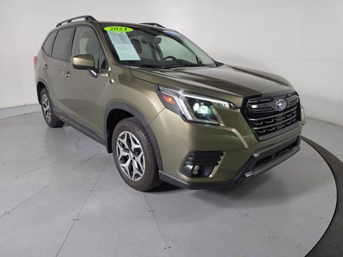 Certified 2024 Subaru Forester Premium AWD/4WD image 6