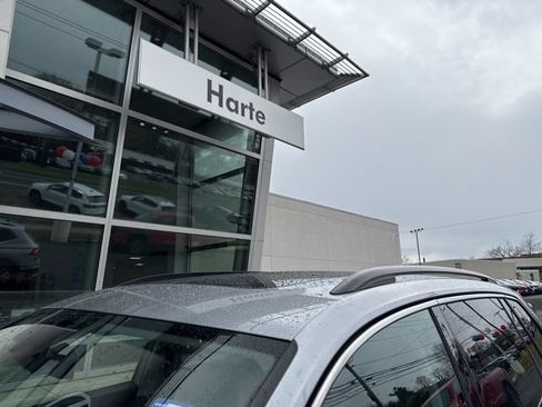 Used 2021 Volkswagen Tiguan SE w/ Panoramic Sunroof Package FWD image 27
