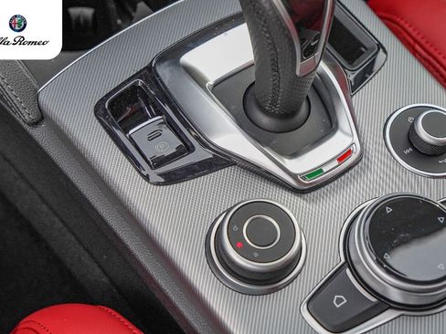 New 2025 Alfa Romeo Stelvio Sprint w/ Veloce Package AWD/4WD image 19