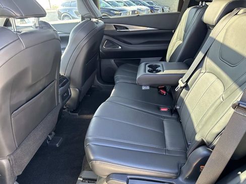 Certified 2025 INFINITI QX60 Luxe image 12