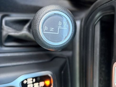 Used 2023 Jeep Gladiator Sport image 14