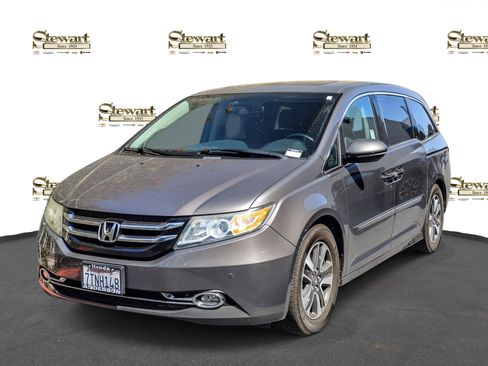 Used 2016 Honda Odyssey Touring image 1