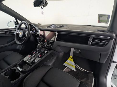 New 2026 Porsche Macan S image 18